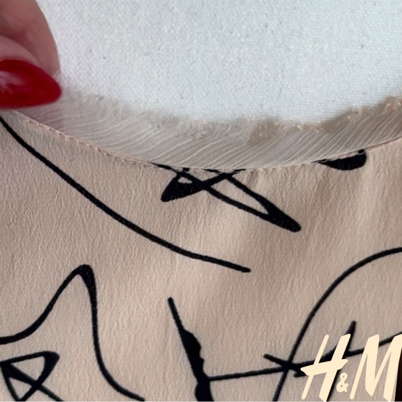 Elegant Scribble Print Tank Top - Picture 4 of 9